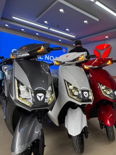 Yadea T5 Electric Scooty New 2026 Model /Ramza/Evee/Eveon