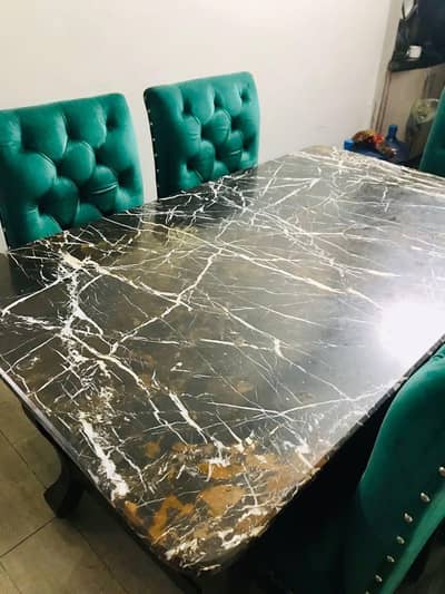 dinning table 8 month used only