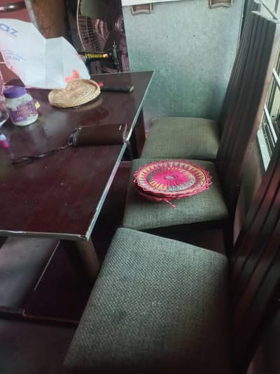 Dinning with 4 chairs