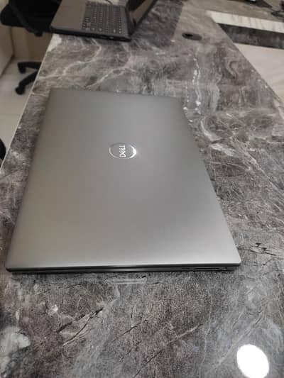 dell precession 5560 i7 11 th gen  A grade