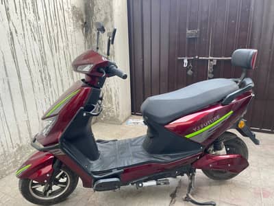 YJ Future Azadi Pro Electric Scooty