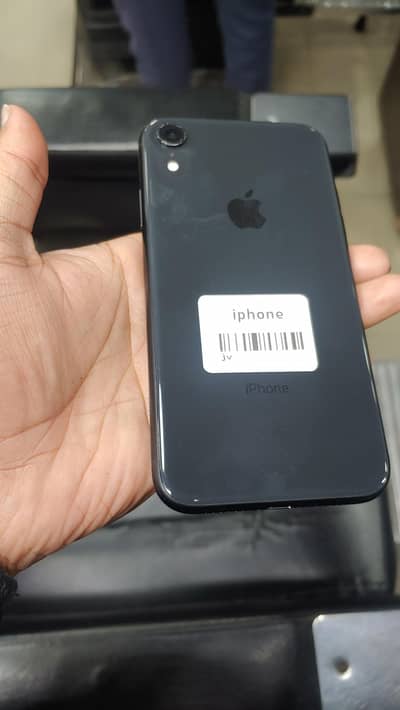 Iphone XR jv h sim time ha 2 month ka 64 gb hai  or koi masla nahi ha