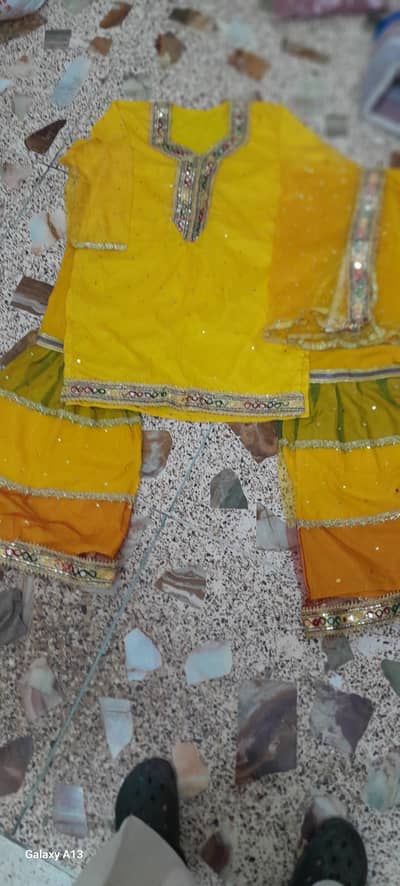 MEHNDI SUIT