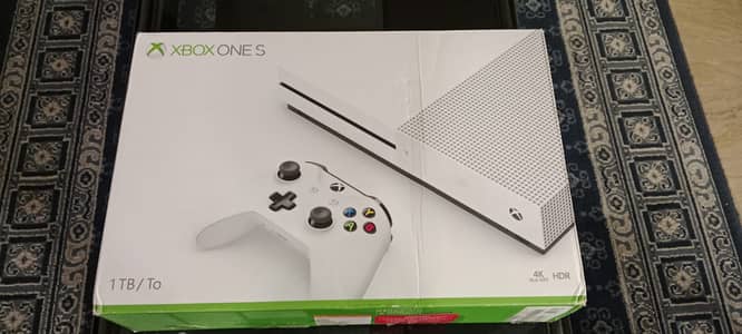 Xbox One S 1 TB, 10/10 Mint Condition