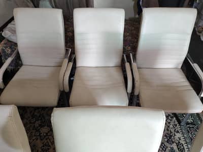 6 chairs 8/10 condition comfortable chairs for home and office used