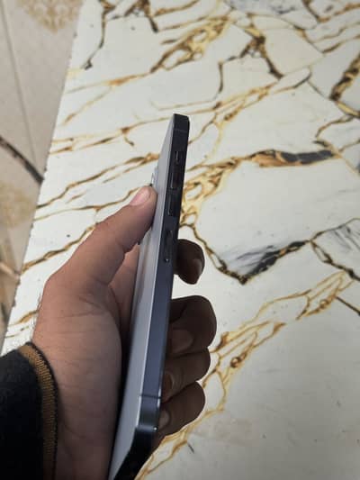 13promax PTA proved skyblue colour water pack battery healt 100 Gb 256