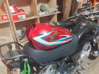 125 2016 Model Fuel tank 10/10
