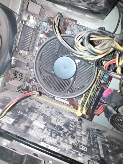 i7 4gen 4790 botherbord h81 2ram slot 16gb ram my WhatsApp 03166037887