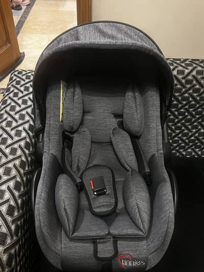 Baby carry cot