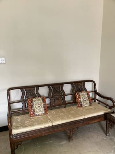 Chiniot sofa