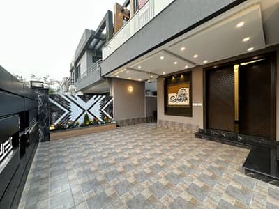 10 MARLA BRAND NEW FULL HOUSE FOR RENT