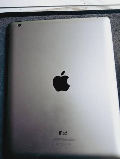 ipad 4th generation . 03007753998 wattsapp