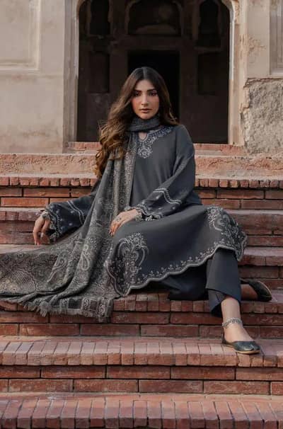 3 pic women unstitched embroidered suit