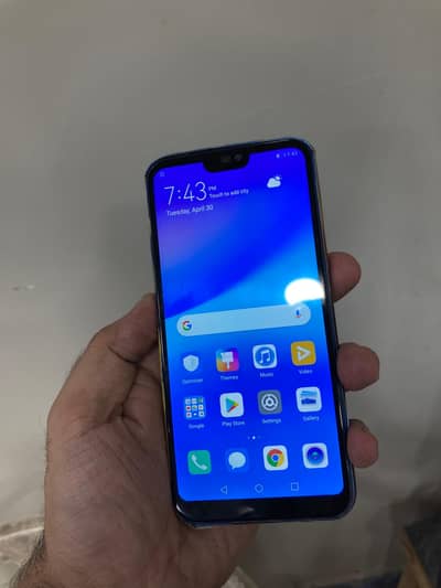 Huawei P20 4/64 with box