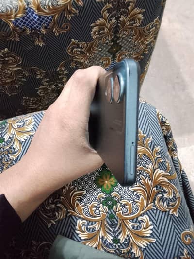 ok phone 4+4 ram 128 GB