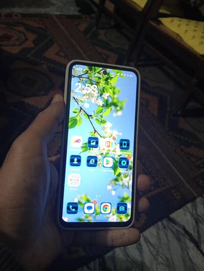 Tecno spark 40(6+4)128