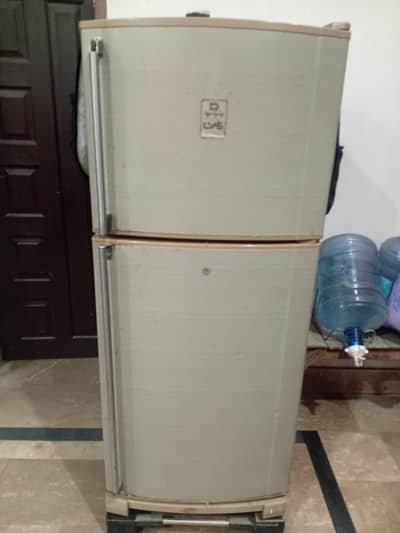 Dawlance medium size brown colour