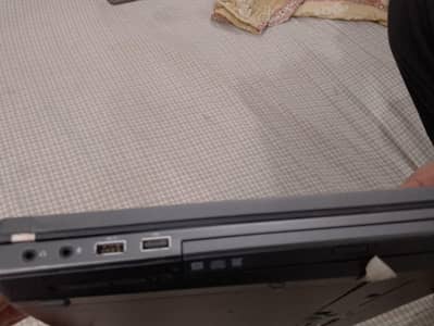 Laptop New H 1 month Use Kiya h