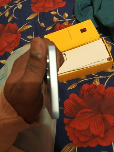 realme note 50 4/64 gb  h srf 1 month use Kia h bilkul OK h