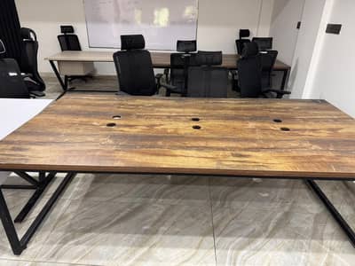 6 persons big table (Aesthetic). Ready to used as it's fully wired.