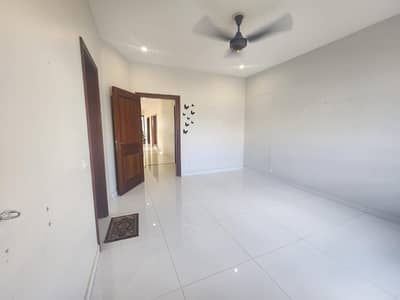 DEFENCE BRAND NEW 500 YARDS BUNGALOW FOR RENT WITH BASEMENT