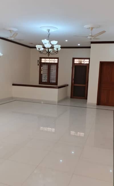 Defence 500 Yards Beautiful Bungalow For Rent