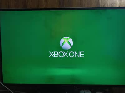 XBOX ONE IN GOOD CONDITION WITH ALL ORIGINAL ACCESSORIES