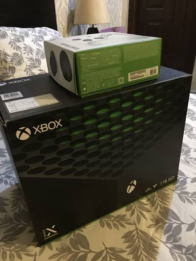 Xbox series’s x dual controllers