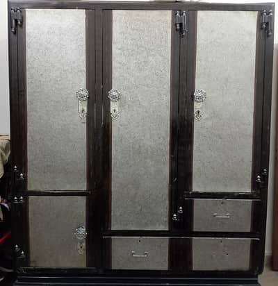 Safe Almari 3 Door  Almost ok