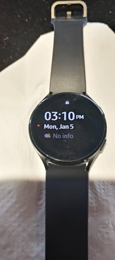 6 mnth used condition 10/8 bettry health good working 