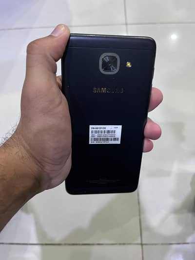 samsung j7 max in good condition