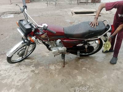Honda 125 total genuine urgent sale