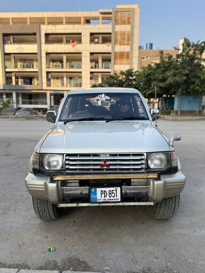 Mitsubishi Pajero 1992