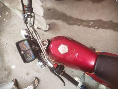 seriuse buyer contact kare sirf Baki door Rahe thanks