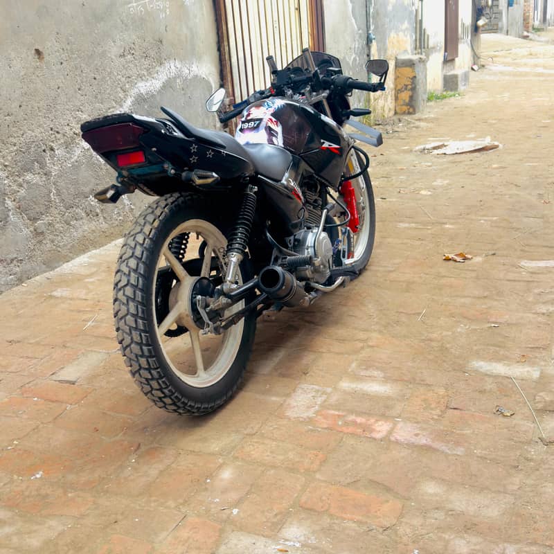 Yamaha YBR 125G | 2024 Model | Yamaha in Bike | Totally Genuine 13