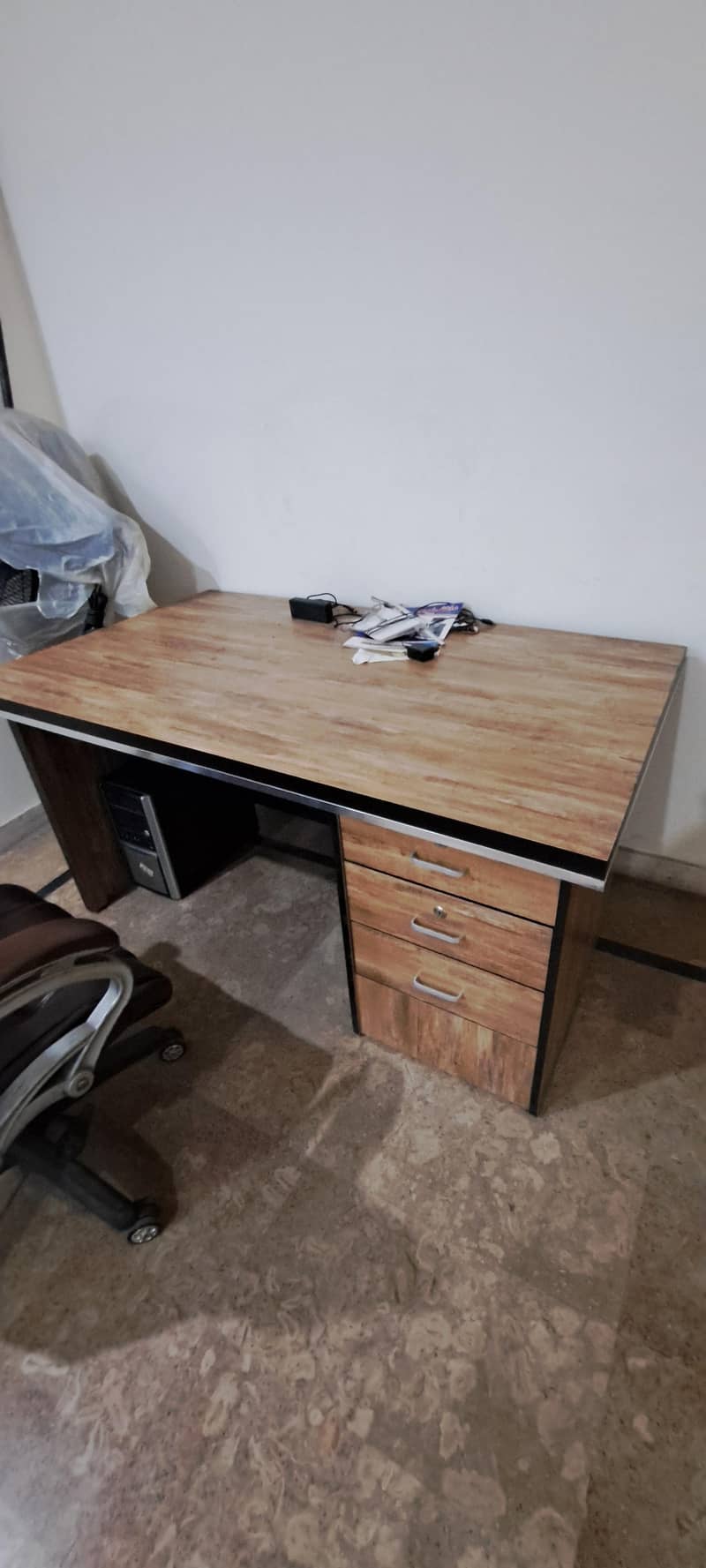 Executive office Table 1