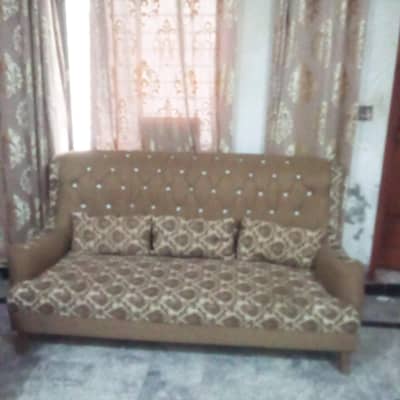 5 seater sofa set  Neat and strong condition