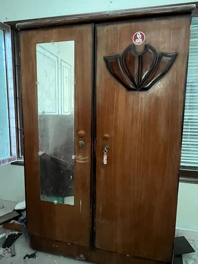 Dining table set and 2 wardeobes