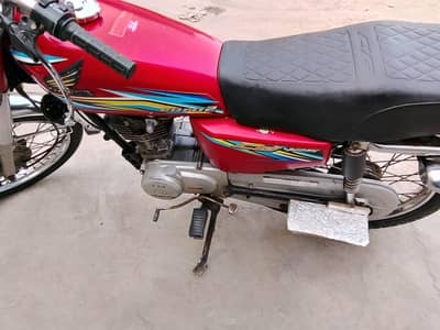Honda 125 black  convert  RED
