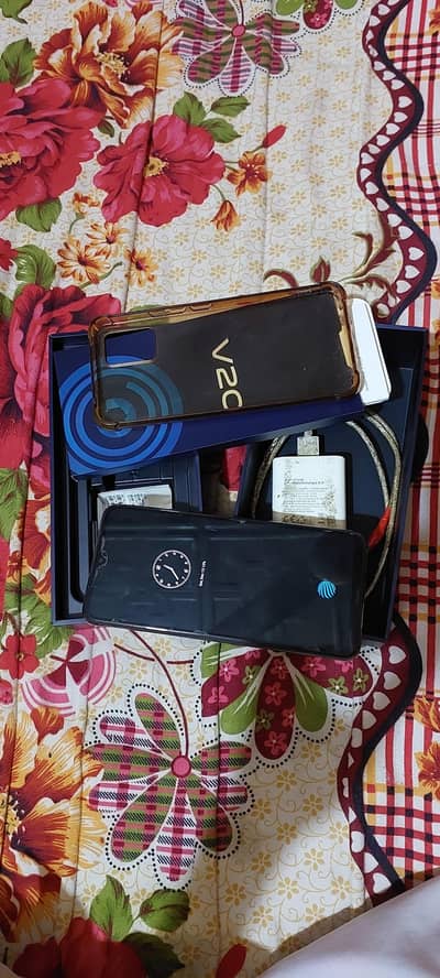 Vivo V20 8/128 full box 10/10