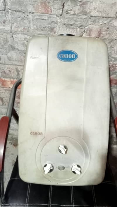 Canon Instant Geyser Very Good Working Condition 10 Liter