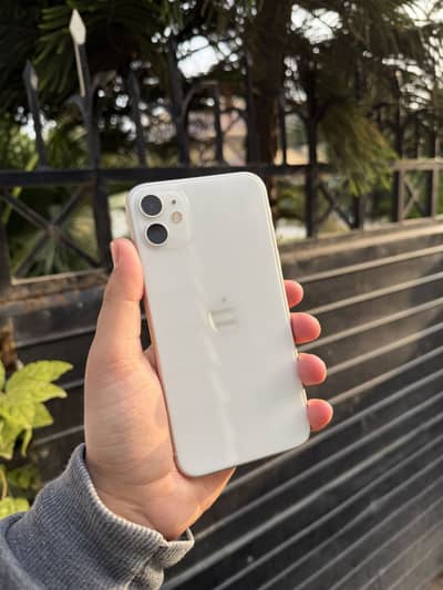 I phone 11, white colour, 128gb, PTA approved, untouched