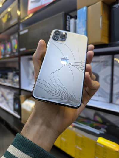 non PTA iphone 11 pro max with Box / 64 gb / 80 health