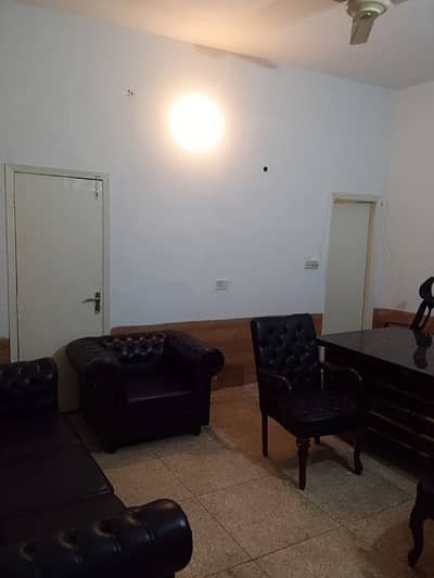 Flat Suitable For Commercial Activity Main Road 50 Feet Wide ,