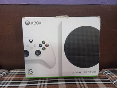 X box series s 1 tb only 3 months used