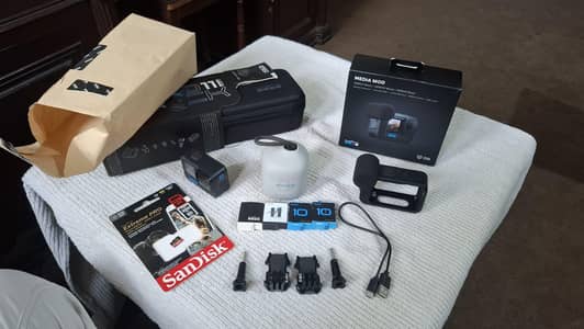 Go pro Hero 11 with Full kit