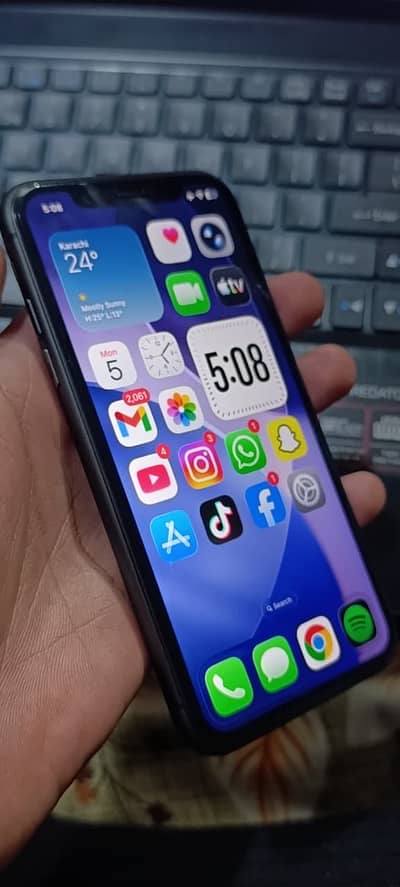 iPhone 11 JV 64GB With Box