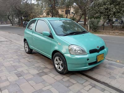 Toyota vitz 1999/2007 import. . sports 2 door. ptrl avrg 18.20