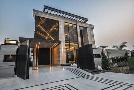 1 KANAL BRAND NEW MODERN DEISGNER HOUSE FOR SALE