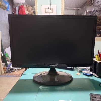 Samsung 22 inch LED Monitor